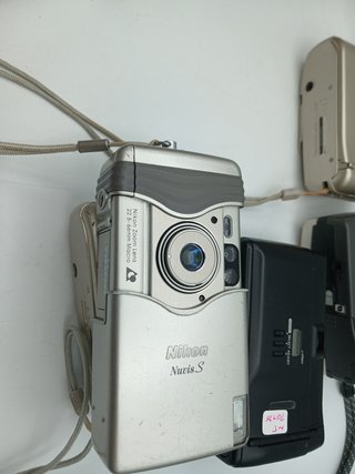 Lotto di 6 Fotocamere Analogiche Compatte Nikon/Minolta