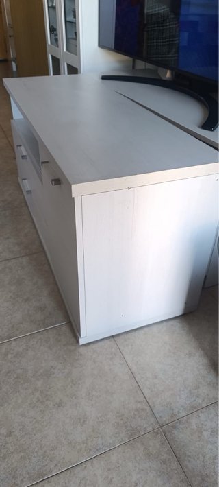 Mueble TV blanco y azul