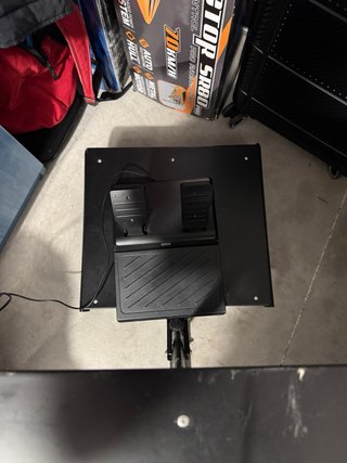 Volante y Soporte PS4/PS5 Logitech