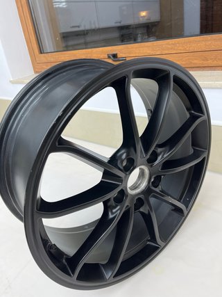 Llanta Porsche GT4 (981) Negra ancho 8,5x20