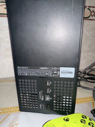 Xbox Series X + 2 Mandos + Base Carga