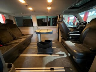 Volkswagen Caravelle 2011