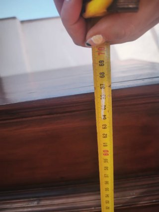 Mesita auxiliar antigua de madera