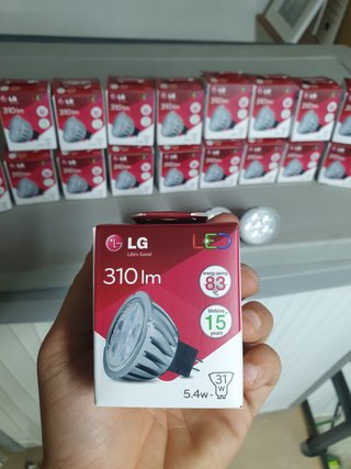 Lote 25 Bombillas LED LG MR16 5.4W Cálida 2700K