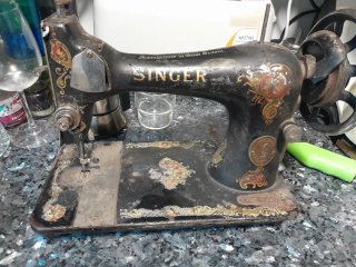 Máquina de coser Singer antigua