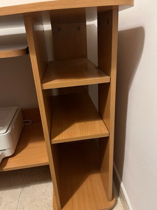 Escritorio madera con estantes regulables