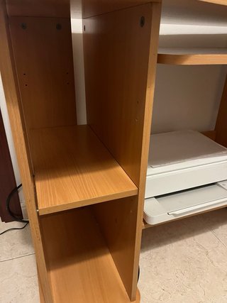 Escritorio madera con estantes regulables