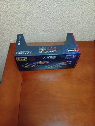 Bburago RB19 Oracle Red Bull 1/18