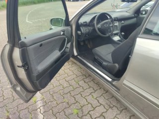 Mercedes-Benz Clase C 2005