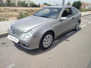 Mercedes-Benz Clase C 2005