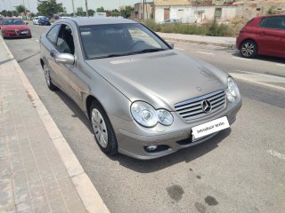 Mercedes-Benz Clase C 2005