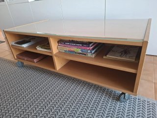 Mesa centro madera con ruedas. También es apta TV