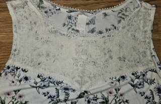 Blusa H&M floral encaje talla L