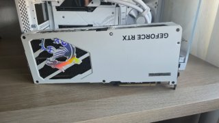 MSI RTX 5070 Gaming Trio White