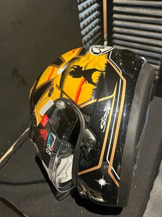 Casco de moto Arai diseño Samurai