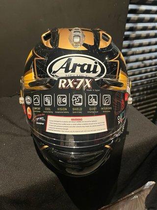 Casco de moto Arai diseño Samurai