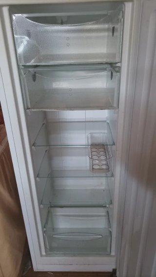 Congelador Vertical Infiniton CV-242L70BED