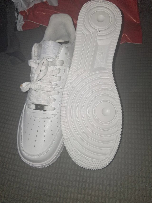 Deportivas NIKE blancas