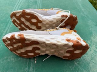 Nike React Sertu Talla 46 Beige Amarillo