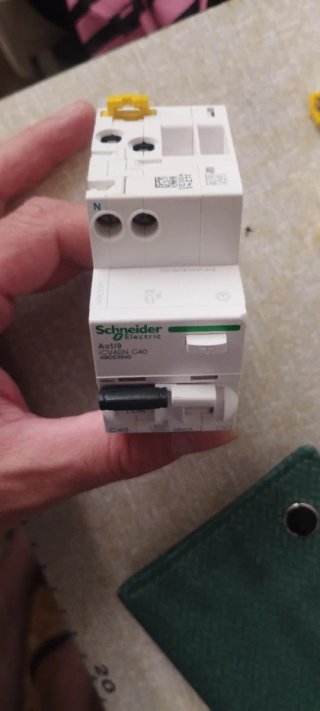 Interruptor Diferencial Schneider Electric C40