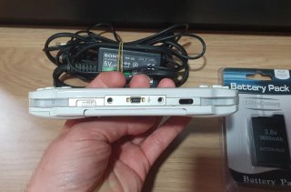 Sony PSP 1000 con cargador y batería