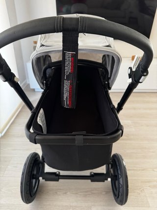 Bugaboo Camaleon con 2 capotas (verano e invierno)