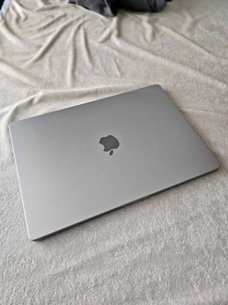 MacBook Pro 14 M5 16GB