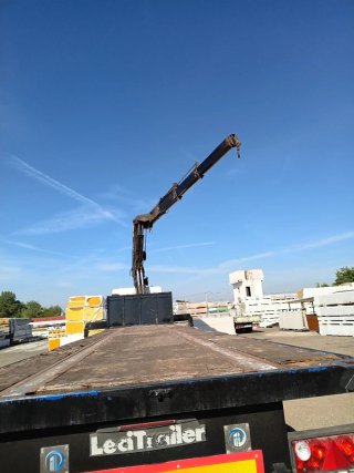 Camion grua pluma