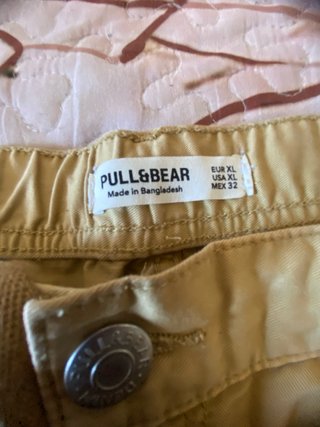 Pantalones cargo beige una sola puesta