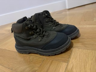 Lote Calzado Infantil: Zapatos y Botas talla 25