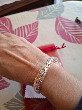 Pulsera de plata con diseño calado