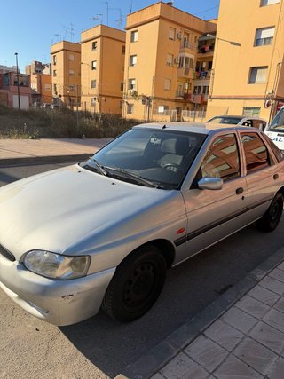 Ford Escort 2000