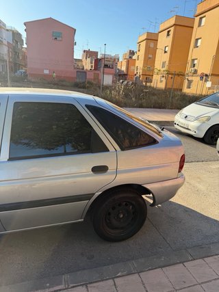 Ford Escort 2000