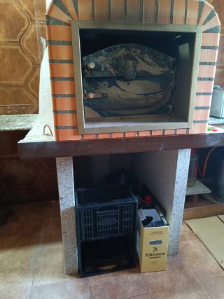 Horno de leña de ladrillo