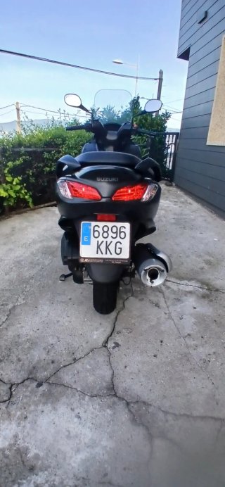 Suzuki Burgman Negra Automática