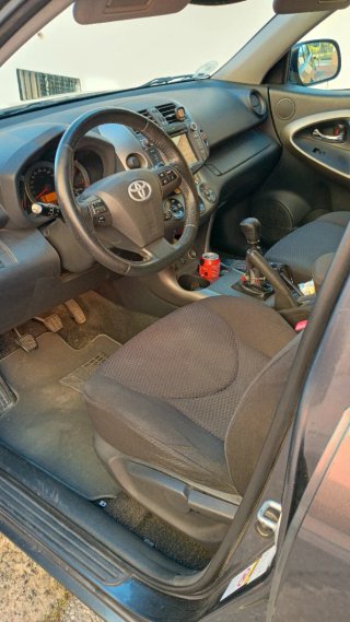 Toyota RAV4 2010
