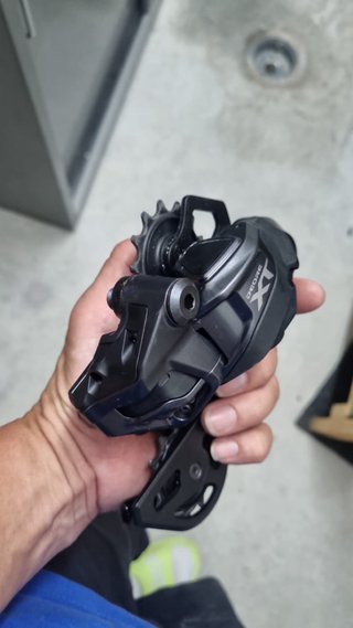 Cambio Shimano Deore XT M8250 Di2 12V