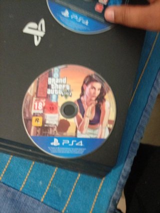 PS4 (PlayStation 4) con GTA V