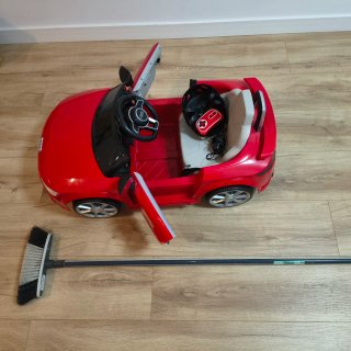 Coche eléctrico infantil Audi TT rojo