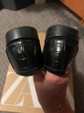 Mocasines negros efecto piel cocodrilo