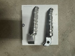Estriberas Yamaha Max 560 Nuevas