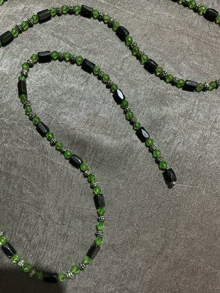 Collana magnetica verde e nera