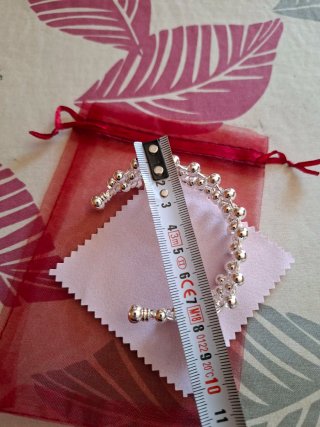 Pulsera de plata con diseño de bolitas