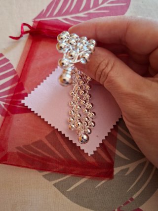 Pulsera de plata con diseño de bolitas