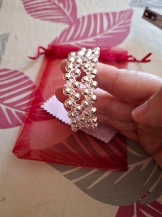 Pulsera de plata con diseño de bolitas