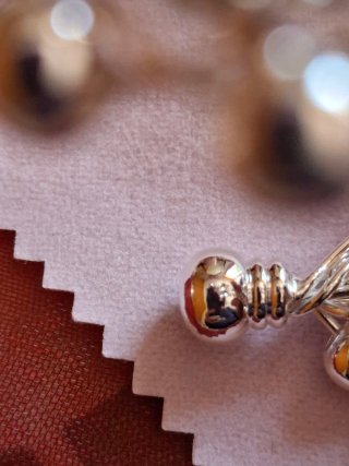 Pulsera de plata con diseño de bolitas