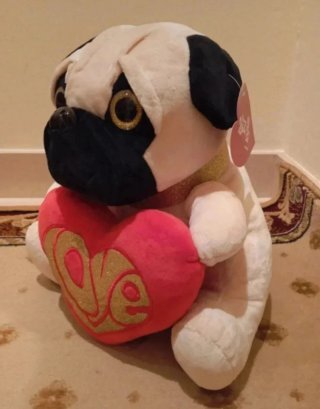 Peluche perro Carlino Pug Corazón "LOVE" (Nuevo!)