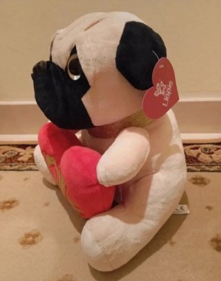 Peluche perro Carlino Pug Corazón "LOVE" (Nuevo!)