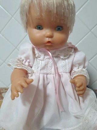 Muñeca Nenuca Vestido Rosa