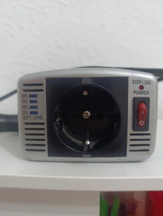 Convertidor Belkin 12V a 230V